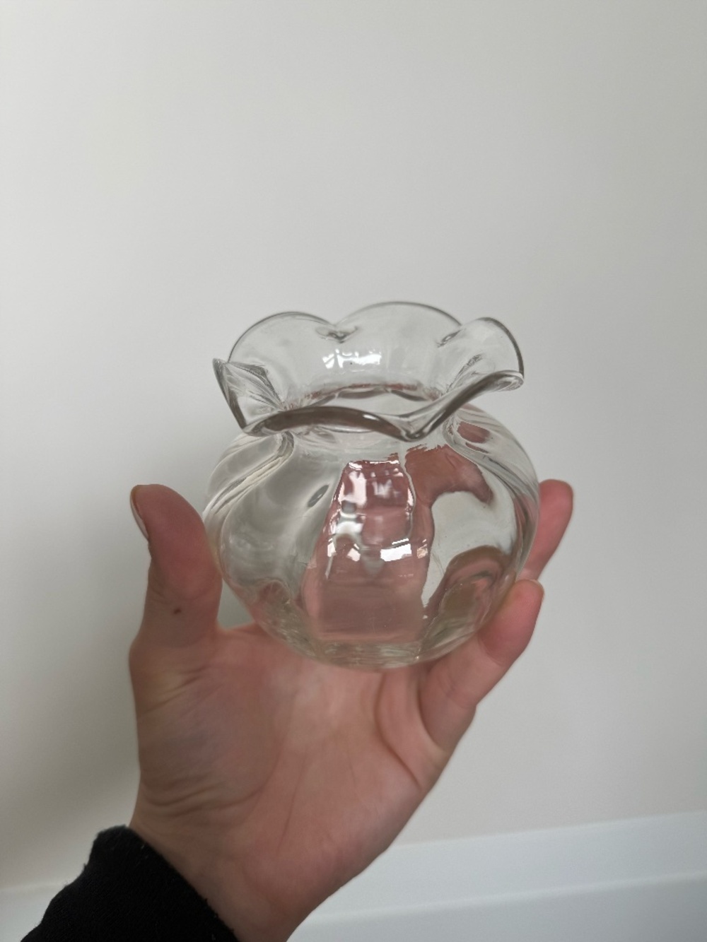 Small Clear Glass Ruffled Bud Vase – Decorative Flower Vase Home Decor Office